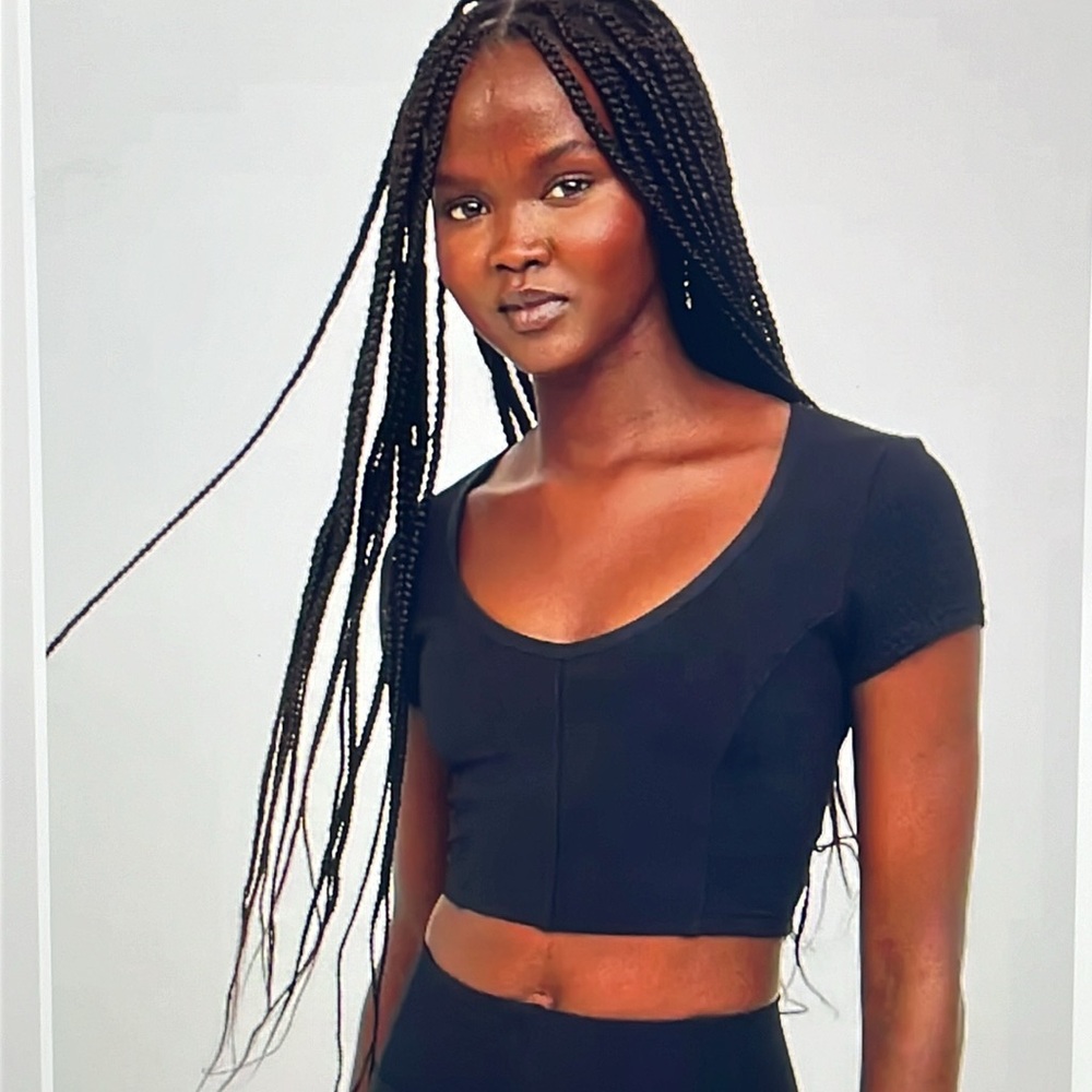 NEW W/TAGS WOMEN’S OFFLINE BY AERIE BLACK RIBBED V NECK CROPPED TOP SZ. M